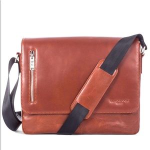 Gorgeous Bugatti messenger bag 🤩